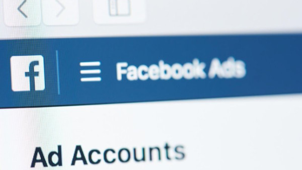 Czy faktury za reklamy na Facebooku można wrzucić w koszta firmowe?